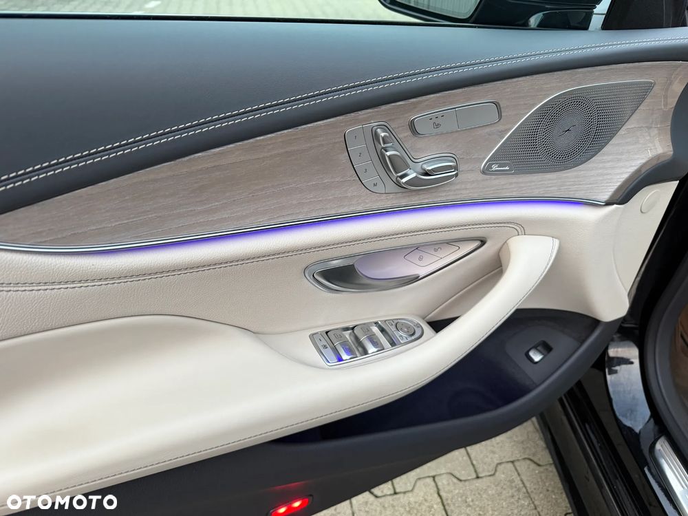 Mercedes-Benz CLS - 16