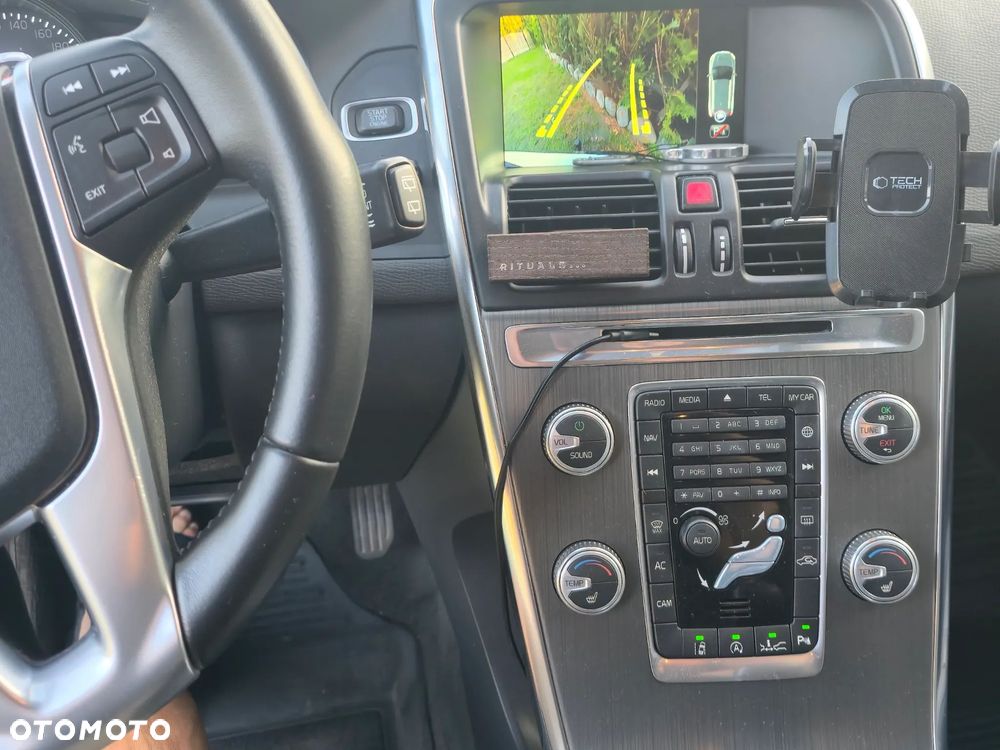 Volvo XC 60 D3 Momentum - 9