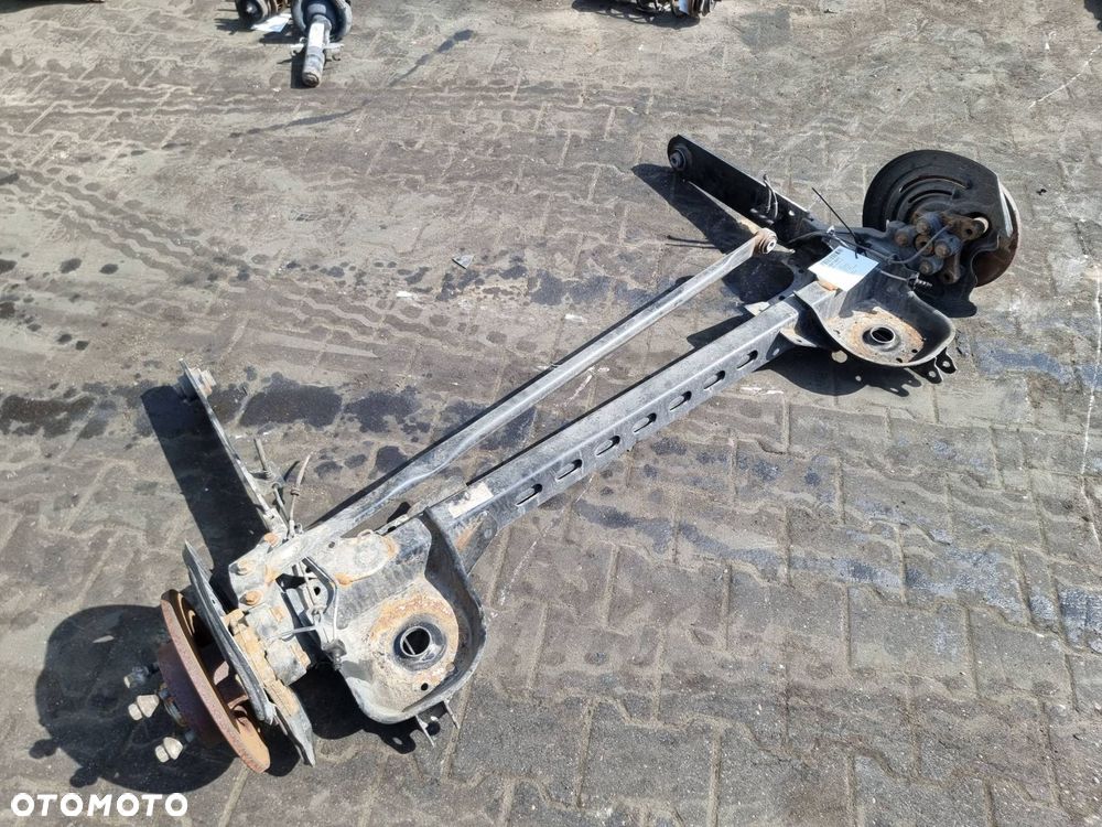 BELKA / SANKI TYŁ RENAULT TRAFIC III - 1