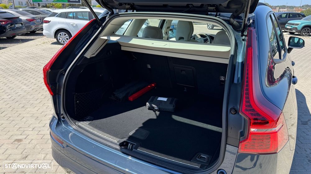Volvo XC 60 2.0 B4 Momentum - 7