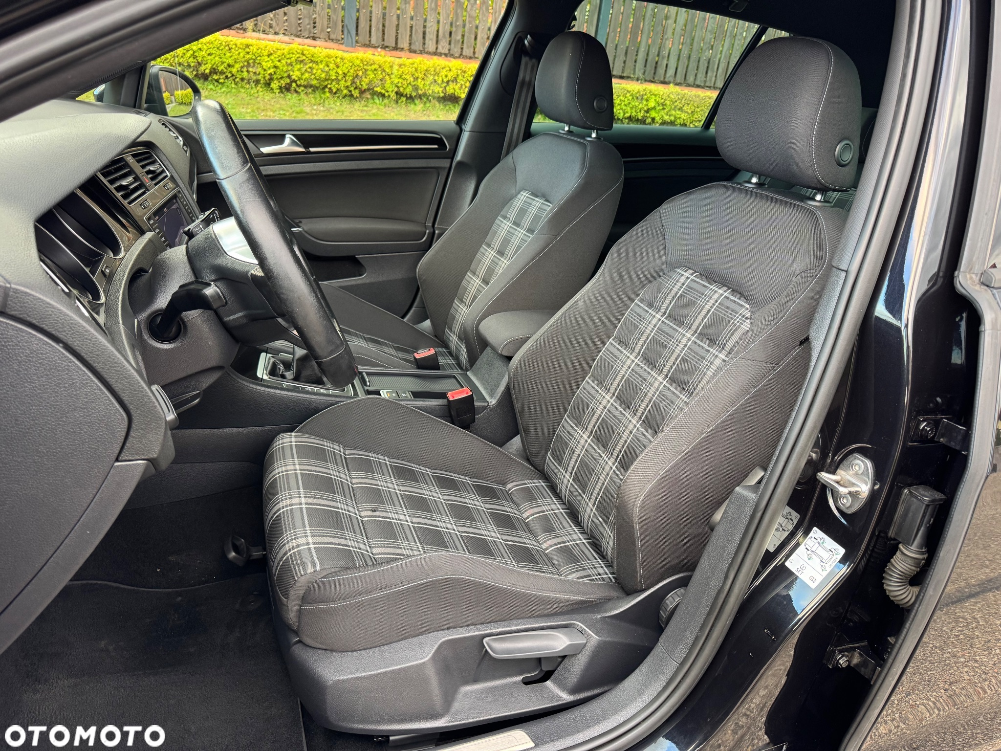 Volkswagen Golf VII 2.0 TDI BMT GTD - 7