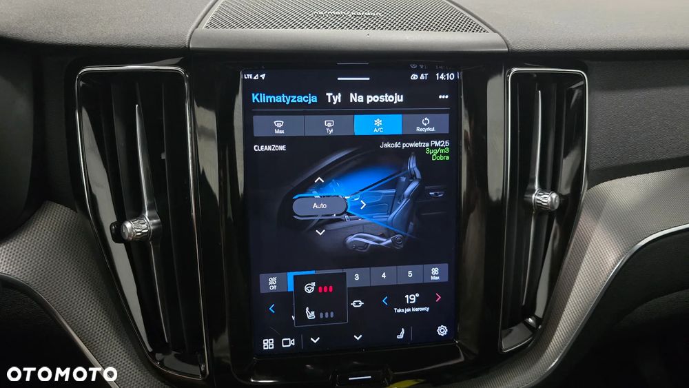 Volvo XC 60 B4 D AWD Ultimate Dark - 32