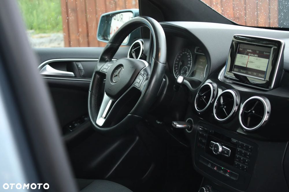 Mercedes-Benz Klasa B 200 (BlueEFFICIENCY) 7G-DCT - 28