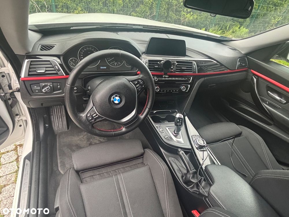 BMW Seria 3 320i GPF xDrive - 26