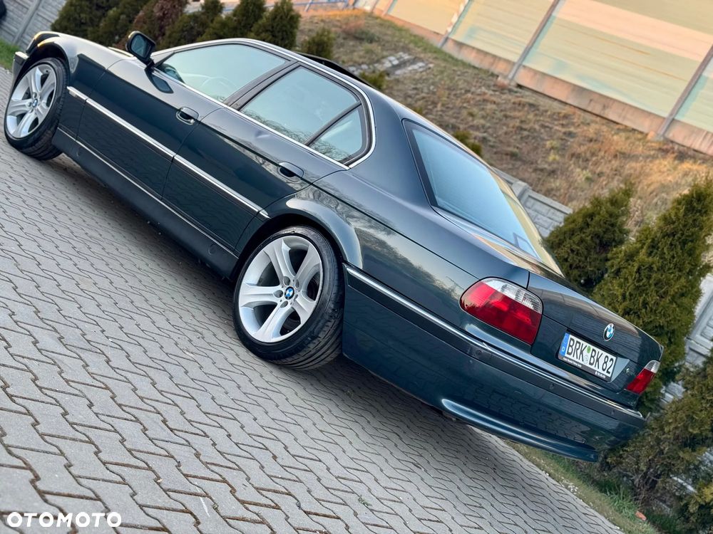 BMW Seria 7 750i - 2