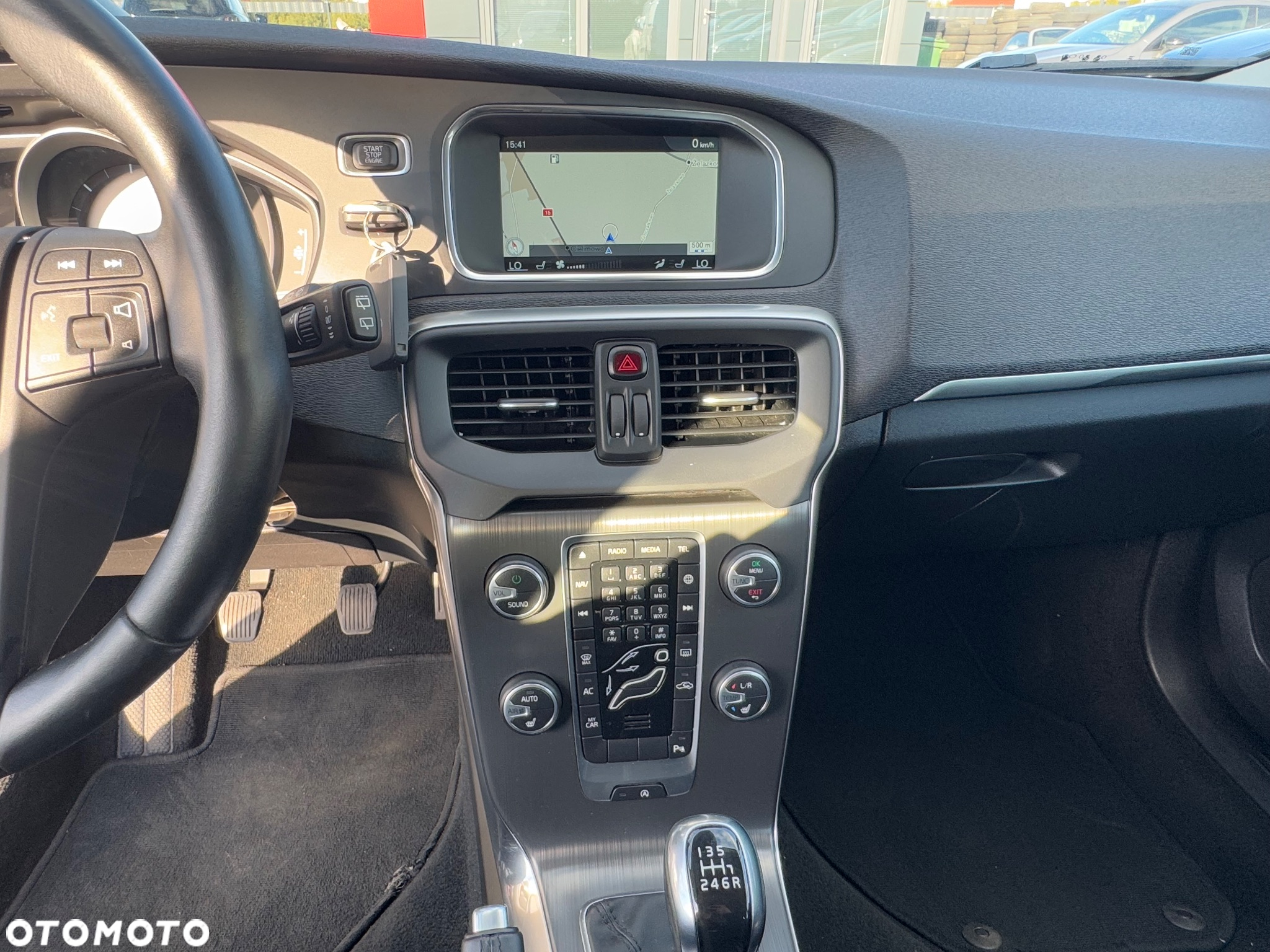 Volvo V40 D2 Drive-E Momentum - 19