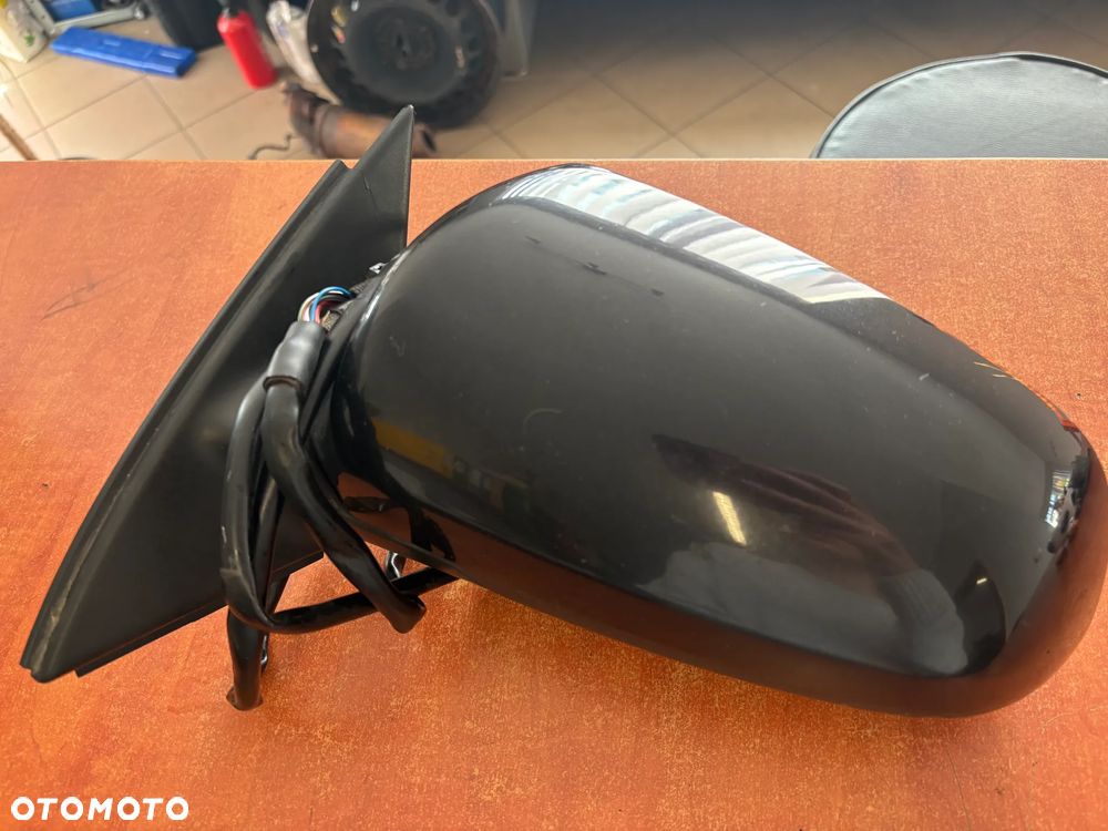 LUSTERKO LEWE CZARNE AUDI A4 B7 10 PIN - 2