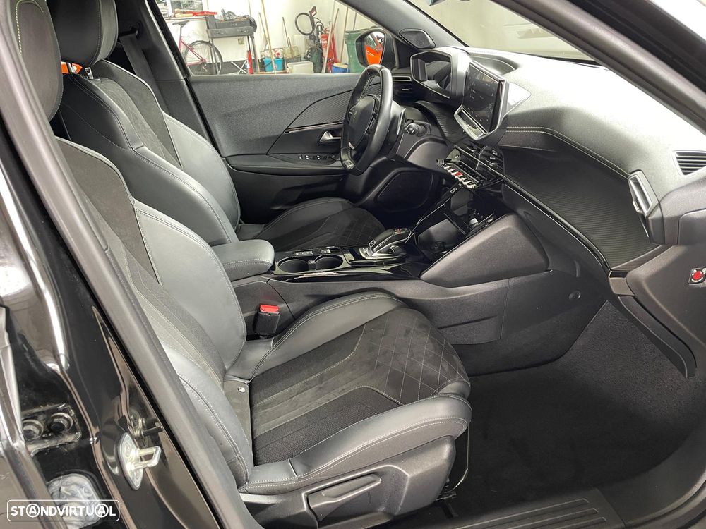 Peugeot 2008 1.2 PureTech GT Pack EAT8 - 26