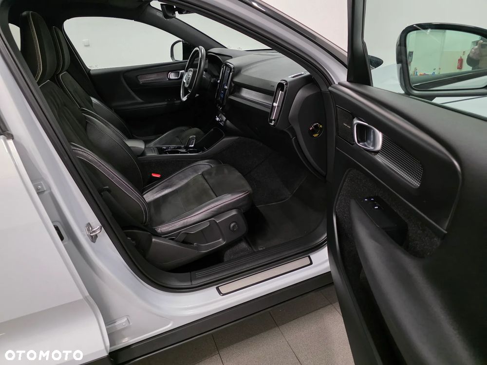 Volvo XC 40 D3 R-Design - 30