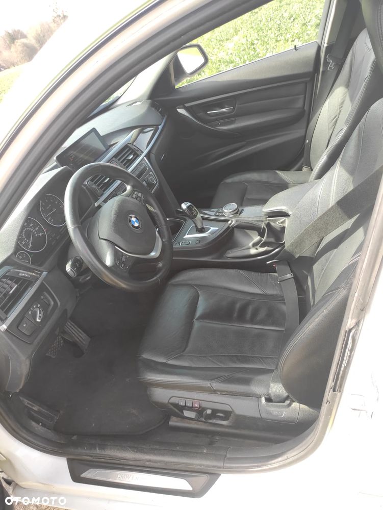 BMW Seria 3 335i Sport-Aut Luxury Line - 9