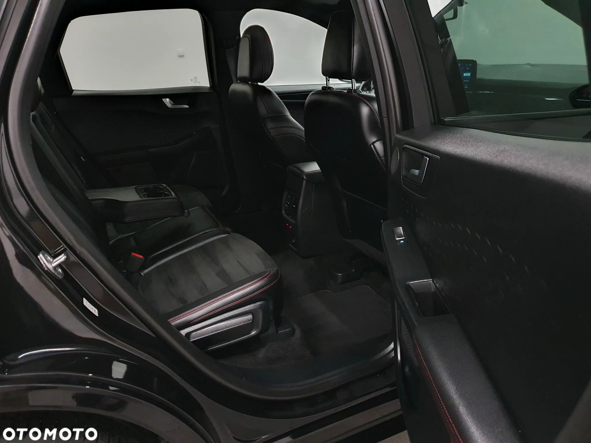 Ford Kuga 1.5 EcoBlue FWD ST-Line X - 31