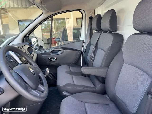 Renault TRAFIC 2.0 120cv LONGA COM FRIO - 12