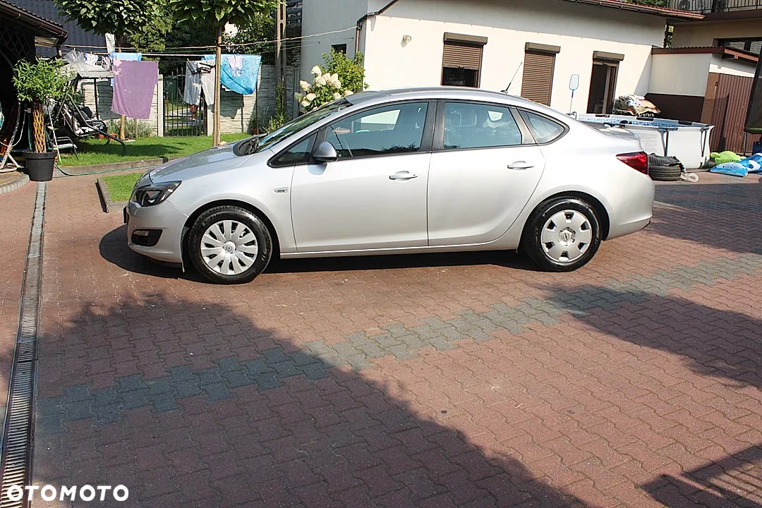Opel Astra IV 1.6 Cosmo - 12