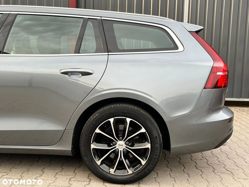 Volvo V60 D4 Momentum Pro - 9