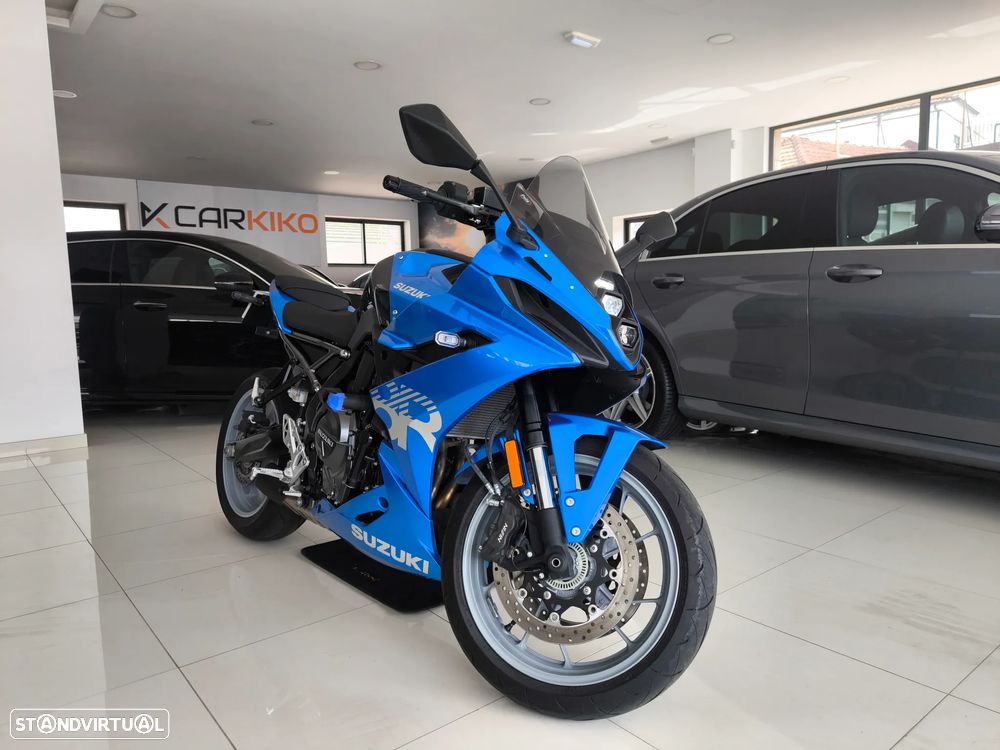 Suzuki GSX 8R - 1