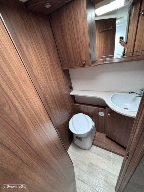 Pilote Essential P740  Cama central - 15