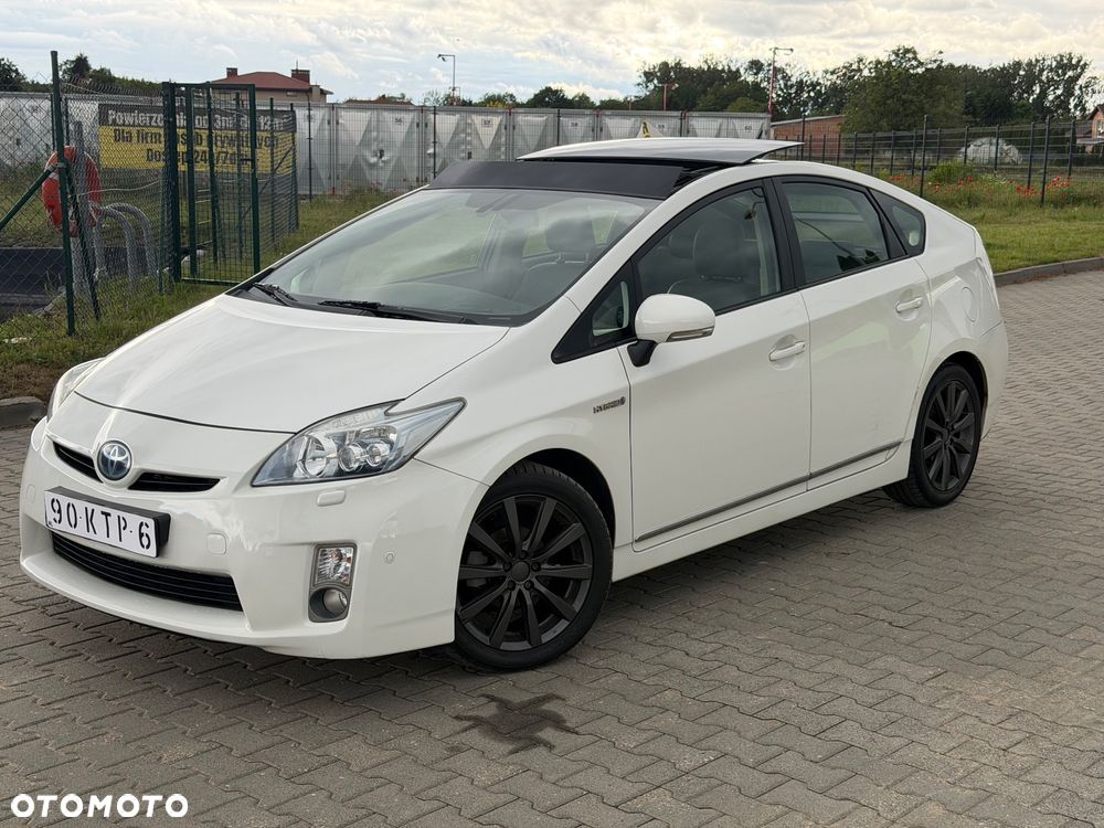 Toyota Prius 1.8 HSD Premium - 1