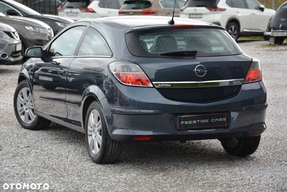 Opel Astra GTC 1.8 - 11