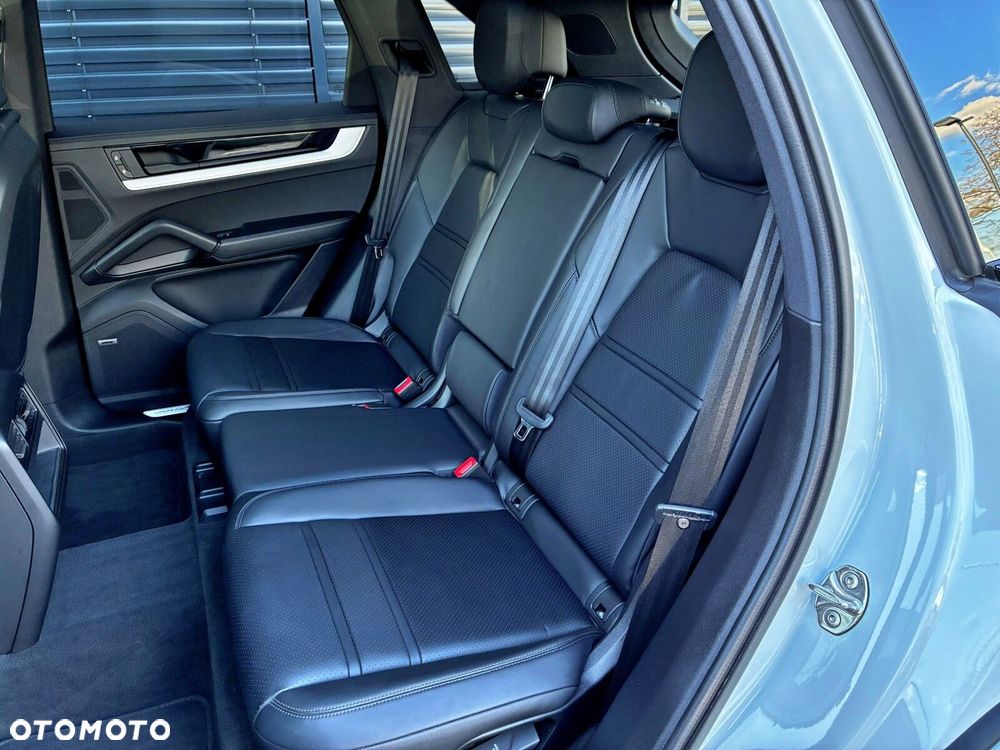 Porsche Cayenne - 38