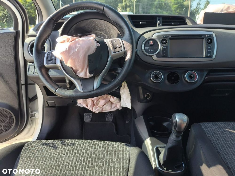 Toyota Yaris - 10