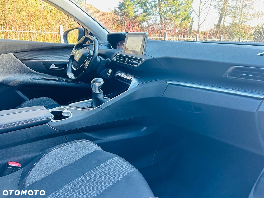 Peugeot 3008 1.6 BlueHDi Allure S&S - 11