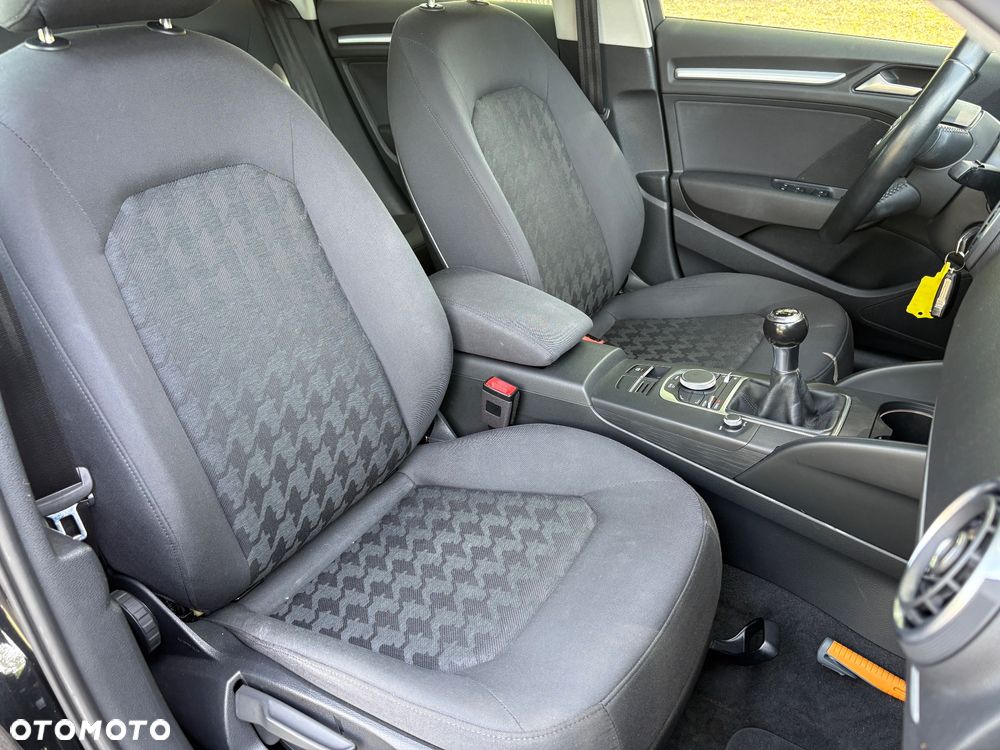 Audi A3 Sportback 1.6 TDI (clean diesel) S line Sportpaket - 30