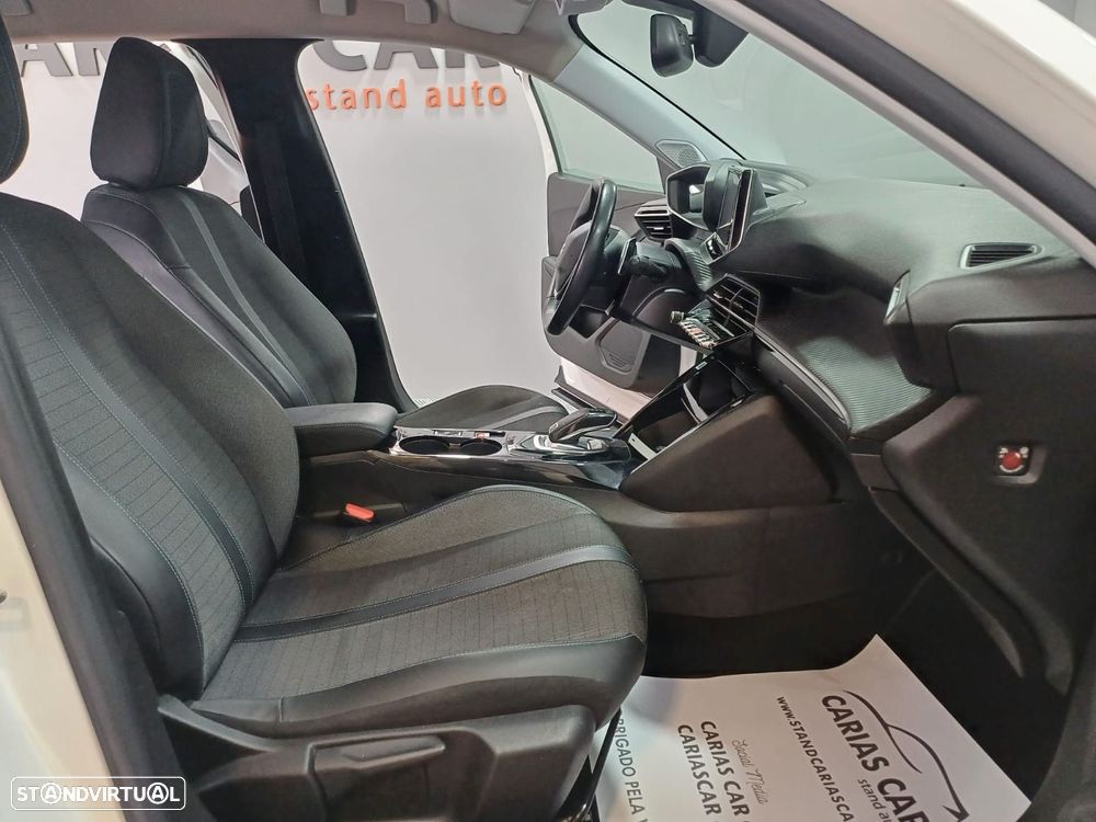 Peugeot 2008 1.2 PureTech Allure EAT8 - 11