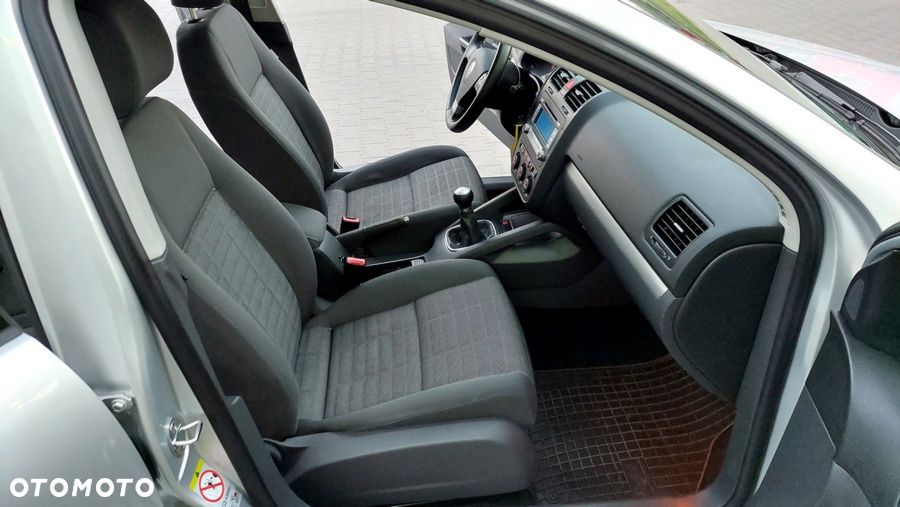 Volkswagen Golf 1.6 Tour Edition - 22