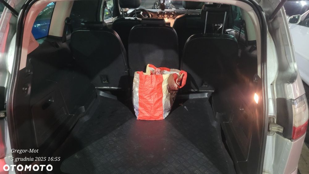 Ford S-Max - 8