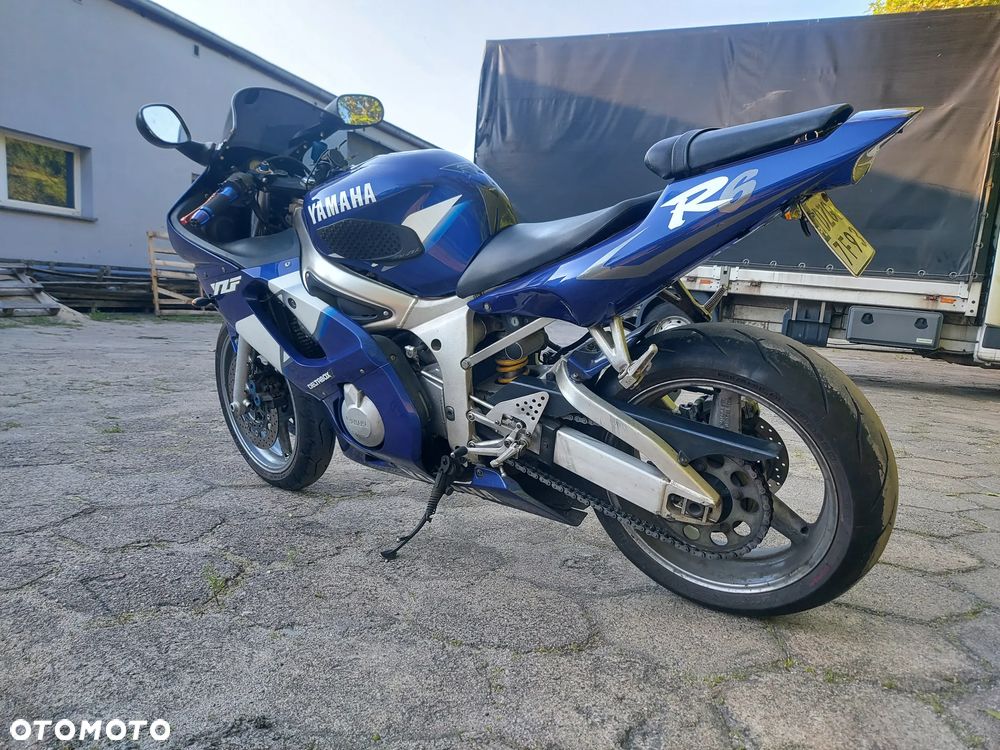 Yamaha R6 - 6