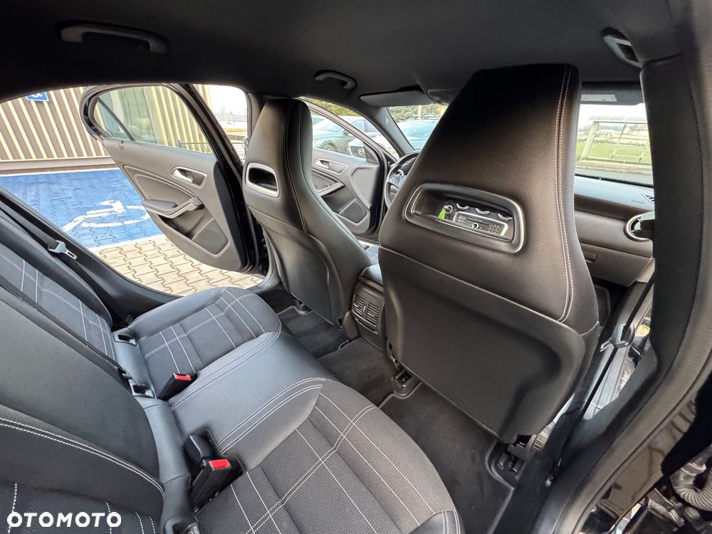 Mercedes-Benz Klasa A 180 7G-DCT AMG Line - 11