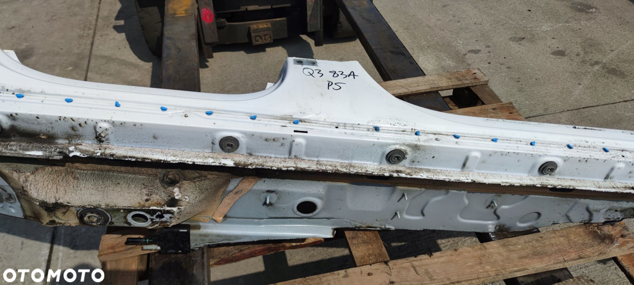 ĆWIARTKA PRÓG PRAWA STRONA AUDI Q3 II 83A F3B - 13