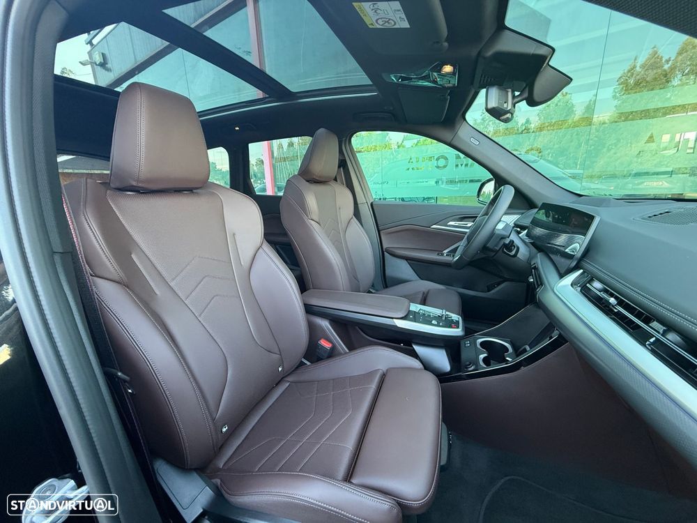 BMW iX1 eDrive20 M Sport Pack - 13