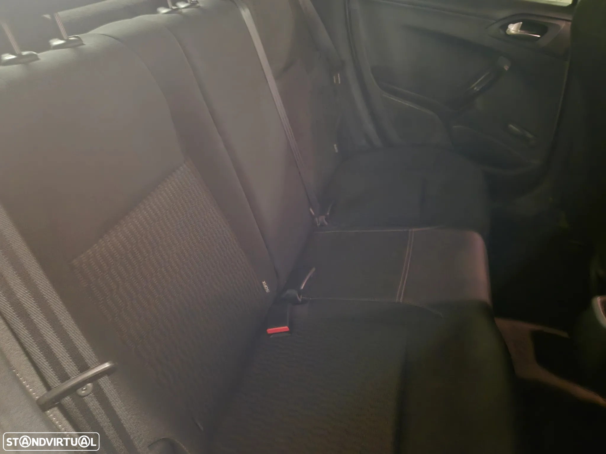 Peugeot 208 1.4 HDi SE Style - 30