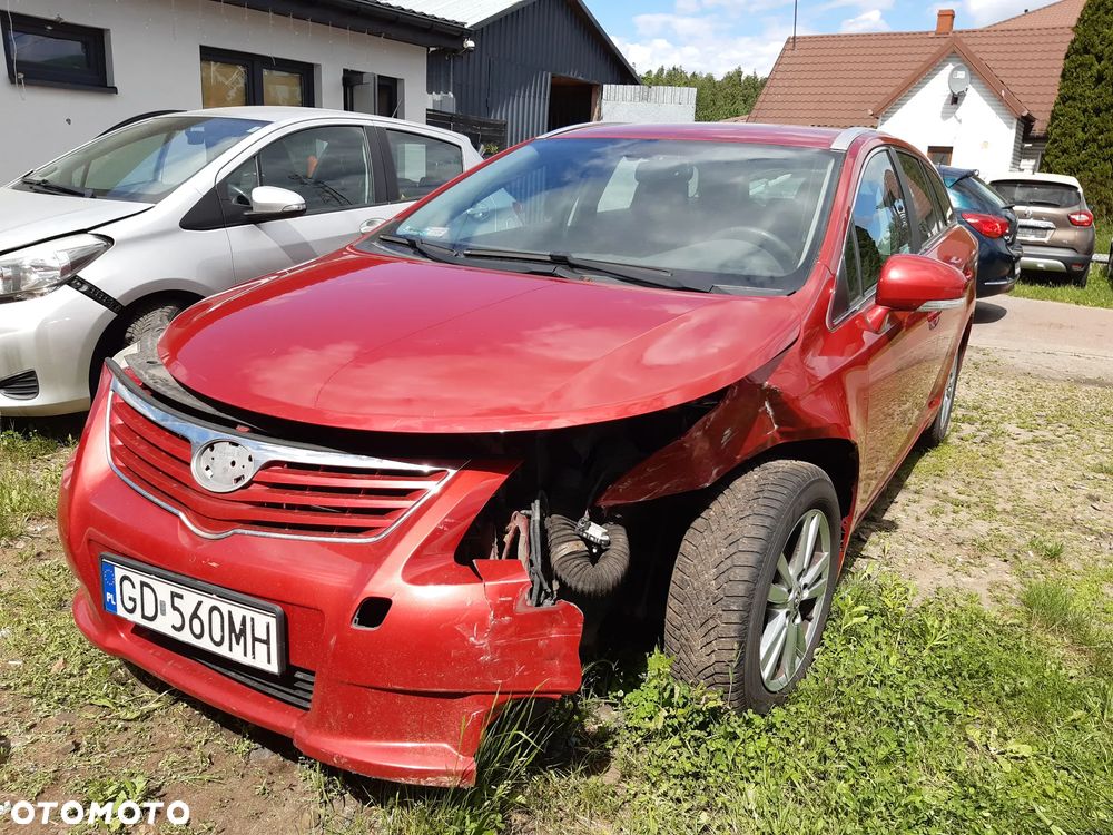 Toyota Avensis 1.8 Sol - 13