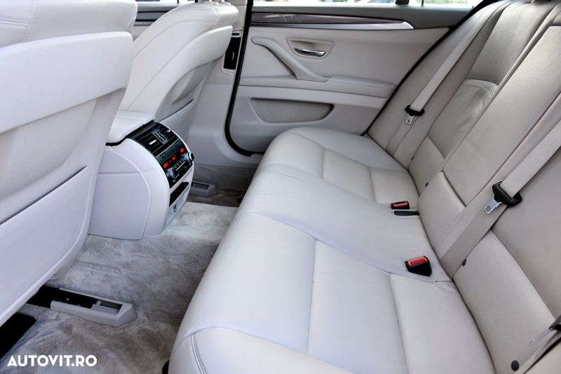 BMW Seria 5 530d xDrive Aut. Modern Line - 18