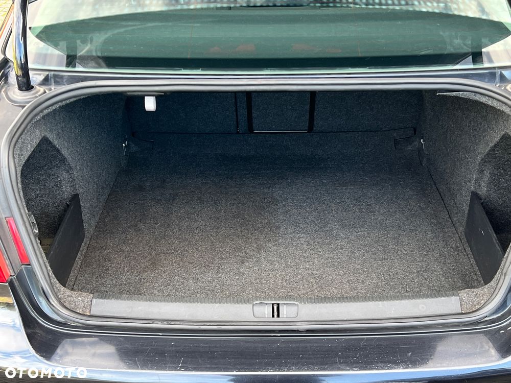 Volkswagen Passat 1.9 TDI Comfortline - 27