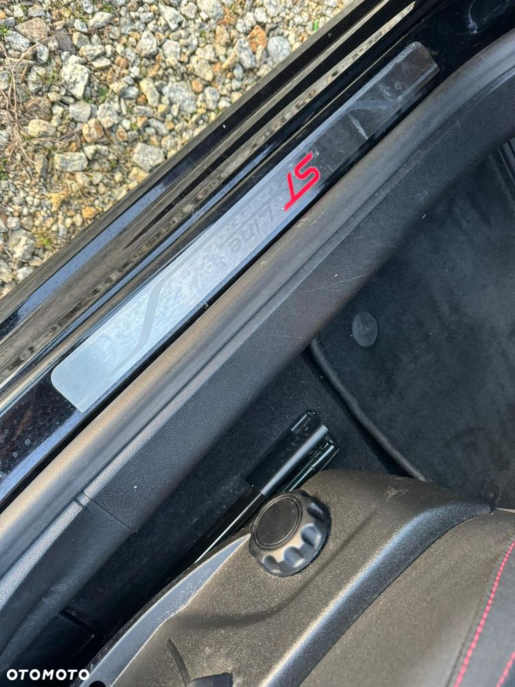 Ford Focus 1.5 EcoBlue Start-Stopp-System ST-LINE - 18