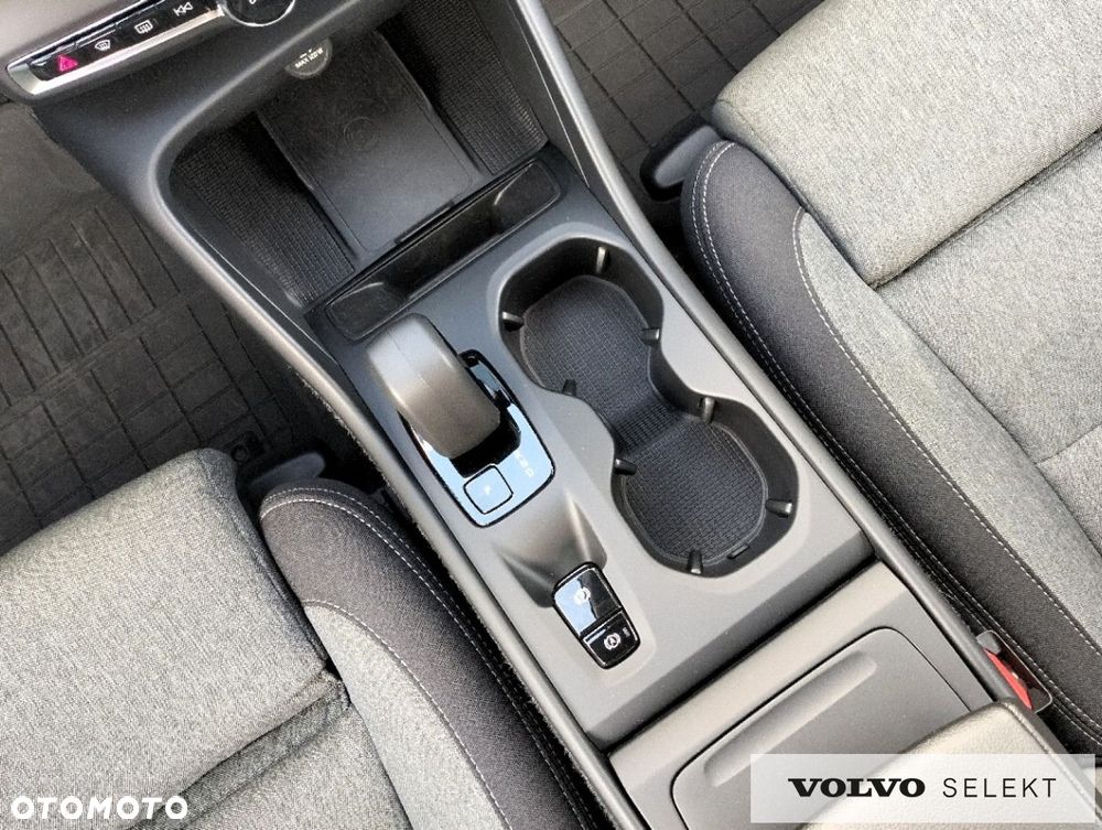Volvo XC 40 - 25
