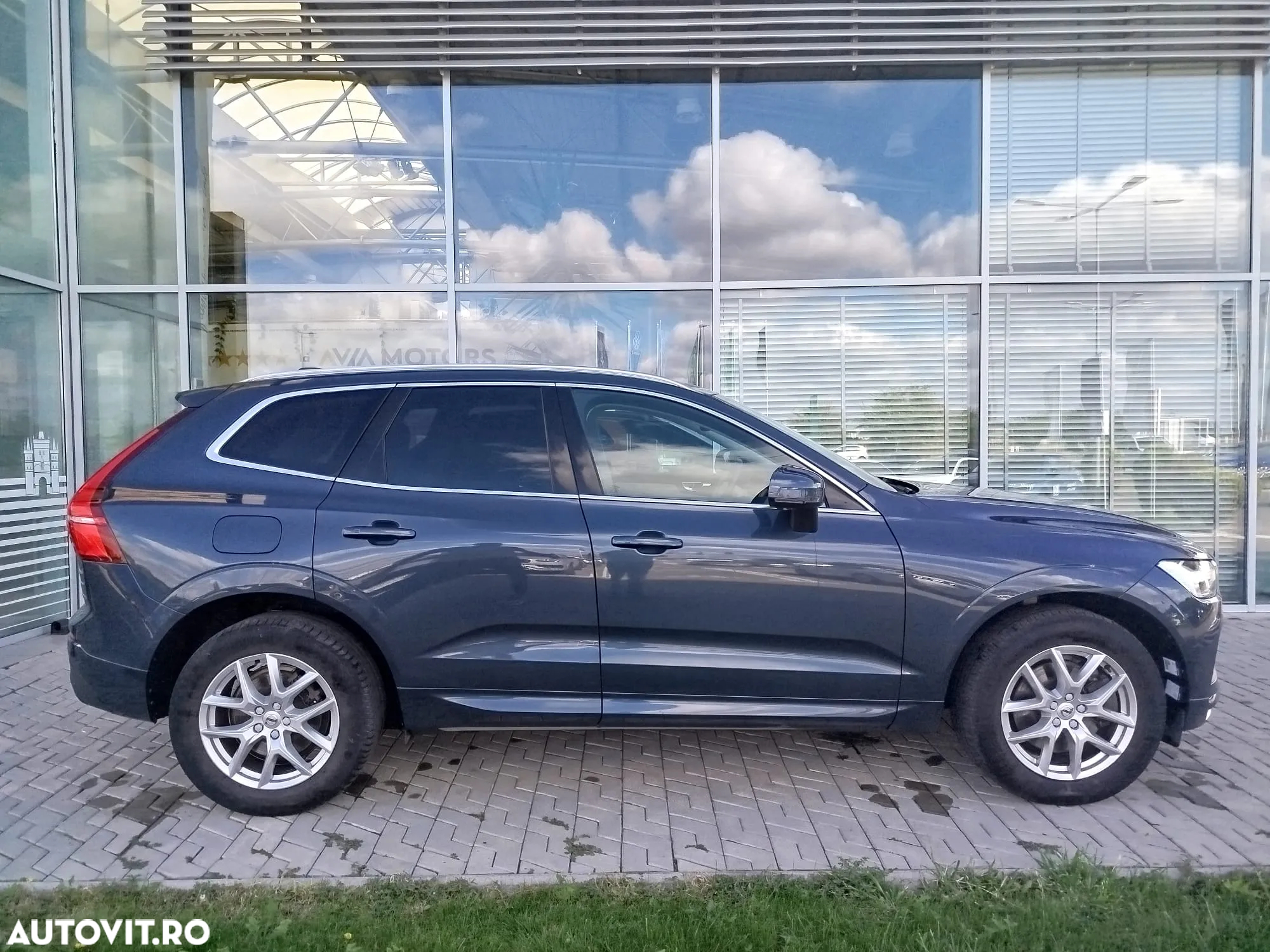 Volvo XC 60 B4 MHEV Momentum Pro - 5