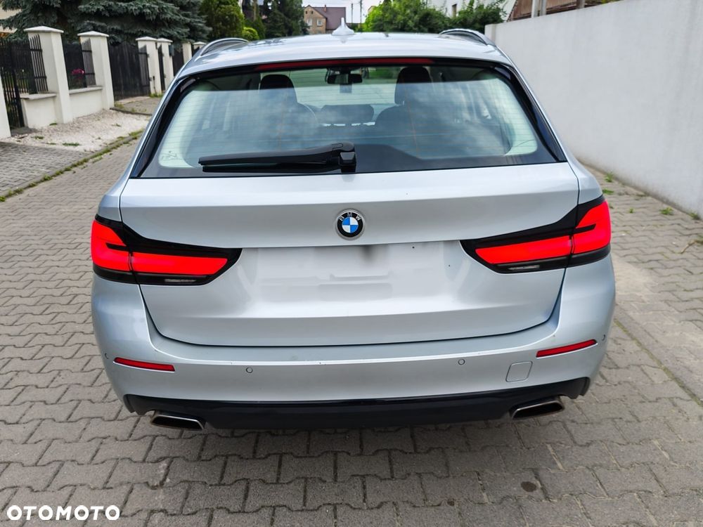 BMW Seria 5 530d xDrive mHEV - 5