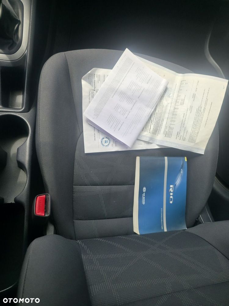 Kia Rio - 24
