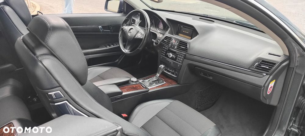 Mercedes-Benz Klasa E 250 CGI BlueEff - 24