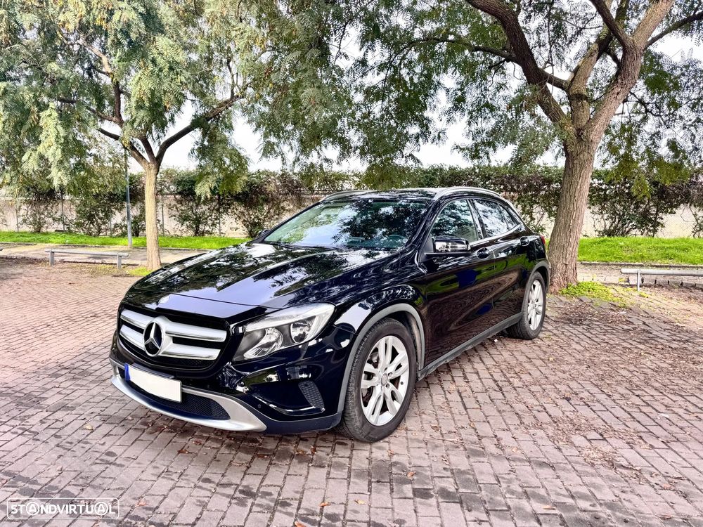 Mercedes-Benz GLA 220 d 4Matic 7G-DCT Urban - 1