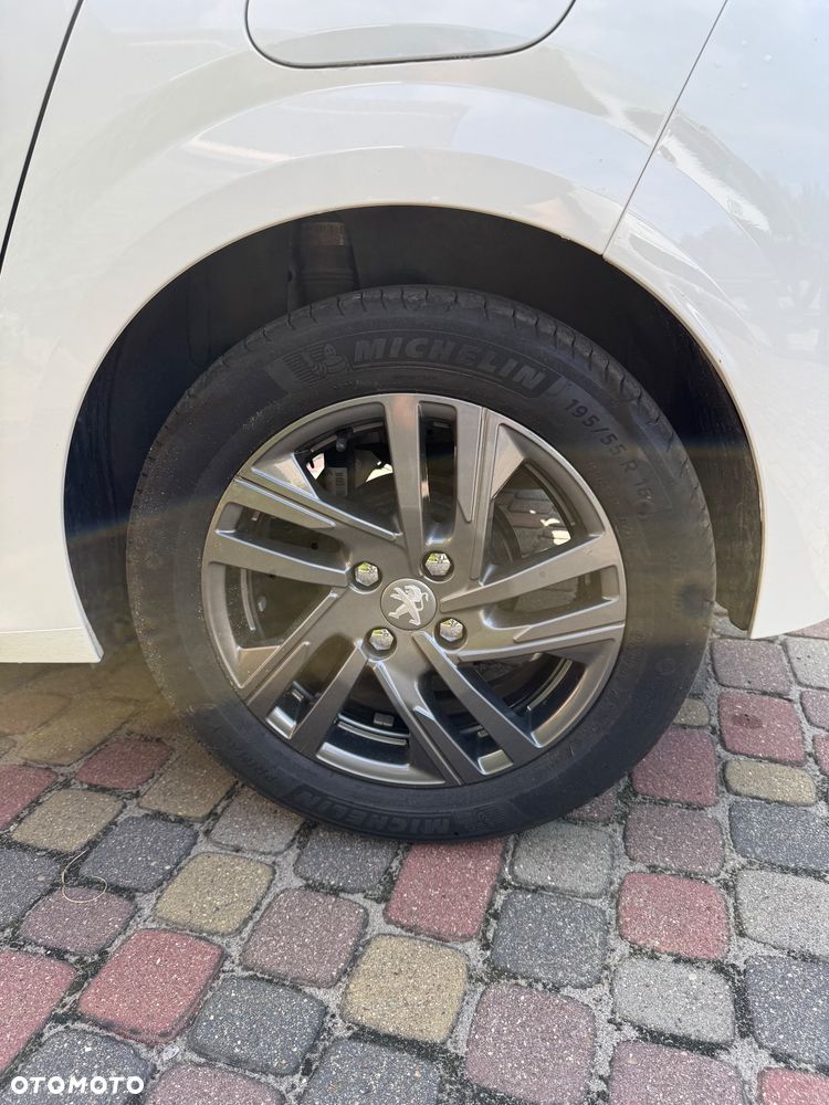 Peugeot 208 1.2 T Business S&S - 6