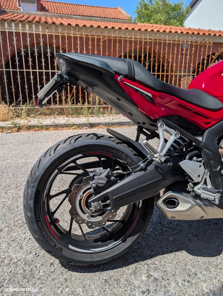 Honda CBR CBR650F - 19