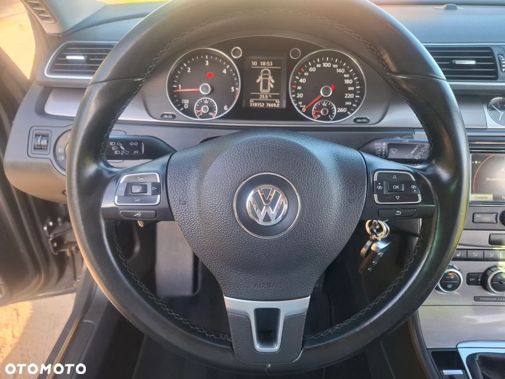 Volkswagen Passat 2.0 TDI BlueMotion Technology Highline - 18
