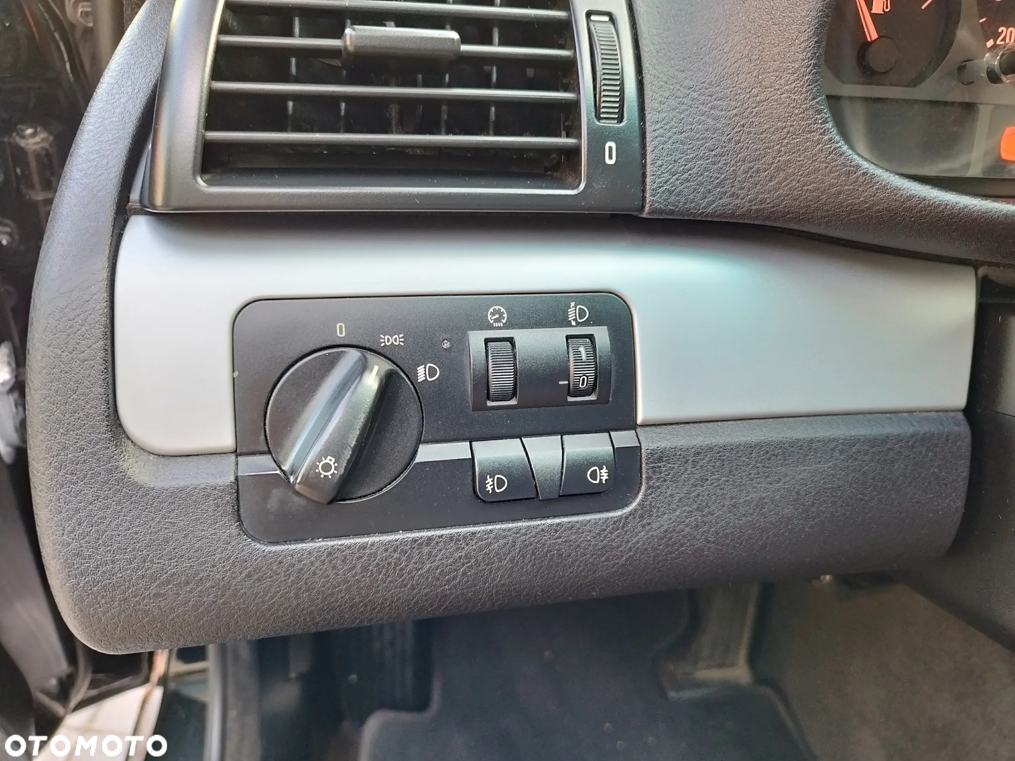 BMW Seria 3 - 37