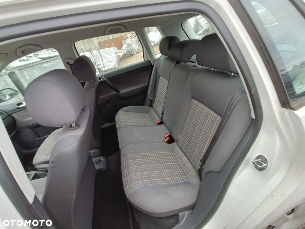 VOLKSWAGEN POLO IV 9N 01-09 LIFT 2009 r. 5D HB fotel kierowcy i pasażera + kanapa tylna  * - 2