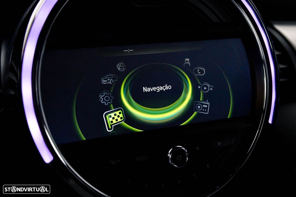 MINI 5 Portas Cooper D Auto - 32